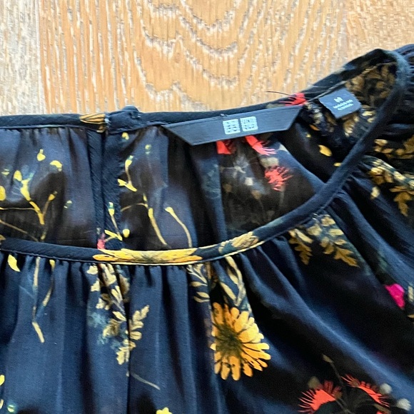 Uniqlo Black Floral Midi Dress gently worn - Picture 5 of 15